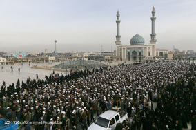 تشییع پیکر آیت الله حائری شیرازی در قم