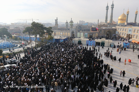 تشییع پیکر آیت الله حائری شیرازی در قم