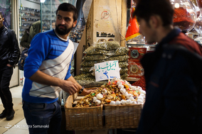 بازار تجریش در آستانه ی شب یلدا
