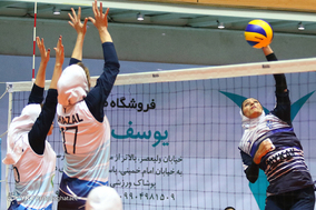 دیدار تیم های والیبال بانوان پیکان و سالوت