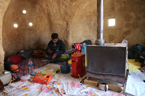 ساخت کپر در مناطق زلزله زده سرپل‌ذهاب