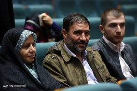 نشست مشترک وزیر دفاع با اعضای فراکسیون دفاع مجلس و تجلیل از خانواده های شهید همدانی و شهید حججی