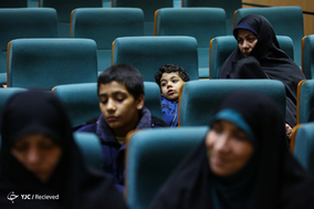 نشست مشترک وزیر دفاع با اعضای فراکسیون دفاع مجلس و تجلیل از خانواده های شهید همدانی و شهید حججی