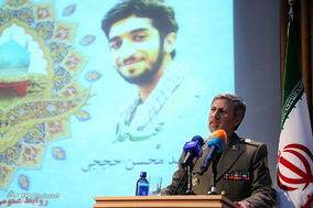 نشست مشترک وزیر دفاع با اعضای فراکسیون دفاع مجلس و تجلیل از خانواده های شهید همدانی و شهید حججی