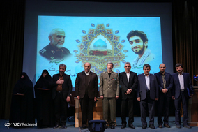 نشست مشترک وزیر دفاع با اعضای فراکسیون دفاع مجلس و تجلیل از خانواده های شهید همدانی و شهید حججی