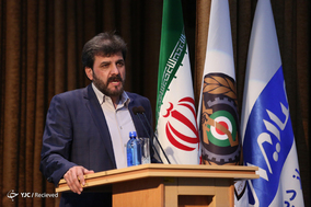 نشست مشترک وزیر دفاع با اعضای فراکسیون دفاع مجلس و تجلیل از خانواده های شهید همدانی و شهید حججی