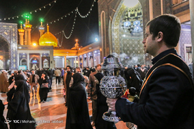 آیین خطبه خوانی و شمع گردانی خادمان حرم حضرت معصومه(س) در قم