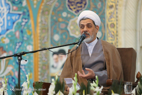آیین خطبه خوانی و شمع گردانی خادمان حرم حضرت معصومه(س) در قم