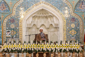 آیین خطبه خوانی و شمع گردانی خادمان حرم حضرت معصومه(س) در قم