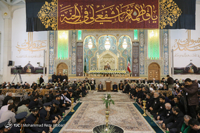 آیین خطبه خوانی و شمع گردانی خادمان حرم حضرت معصومه(س) در قم