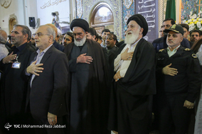 آیین خطبه خوانی و شمع گردانی خادمان حرم حضرت معصومه(س) در قم