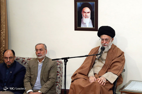 دیدار جمعی از خانواده‌های شهدا با رهبر معظم انقلاب اسلامی
