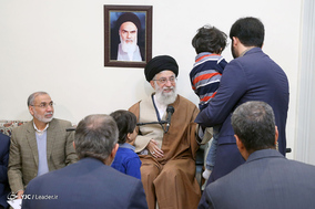 دیدار جمعی از خانواده‌های شهدا با رهبر معظم انقلاب اسلامی