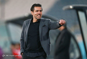 دیدار تیم های فوتبال پرسپولیس و نفت تهران