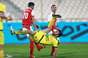 دیدار تیم های فوتبال پرسپولیس و نفت تهران
