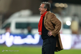 دیدار تیم های فوتبال پرسپولیس و نفت تهران