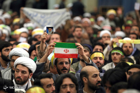 دیدار هزاران نفر از قشرهای مختلف مردم قم با رهبر معظم انقلاب