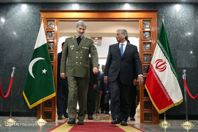 دیدار وزیر دفاع ایران با وزیر تولیدات دفاعی پاکستان