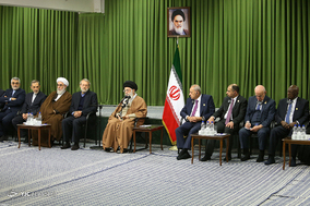 دیدار شرکت‌کنندگان در سیزدهمین کنفرانس اتحادیه بین‌المجالس سازمان همکاری اسلامی با رهبرمعظم انقلاب