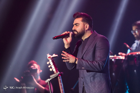 کنسرت گروه پازل در سی و سومین جشنواره موسیقی فجر