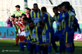 دیدار تیم های فوتبال پرسپولیس و گسترش فولاد