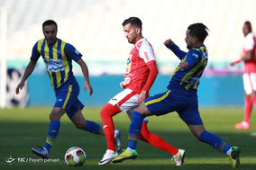 دیدار تیم های فوتبال پرسپولیس و گسترش فولاد