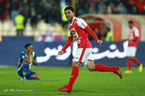 دیدار تیم های فوتبال پرسپولیس و گسترش فولاد