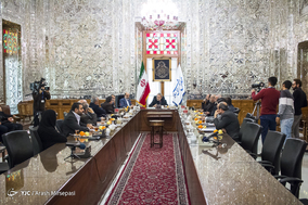 دیدار رییس سازمان صدا و سیما و جمعی از مستندسازان با رییس مجلس شورای اسلامی