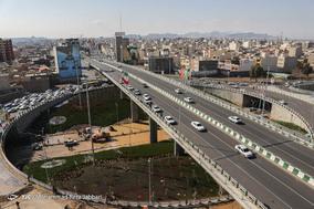 ترکیدگی لوله و نشست زمین در تقاطع 15خرداد قم