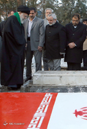 حضور رهبر معظم انقلاب در مرقد مطهر امام راحل و گلزار شهدای بهشت زهرا(س)