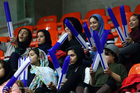 دیدار دو تیم پیکان تهران و آبنوس تهران از هفته هشتم لیگ برتر والیبال بانوان