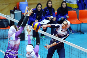 دیدار دو تیم پیکان تهران و آبنوس تهران از هفته هشتم لیگ برتر والیبال بانوان