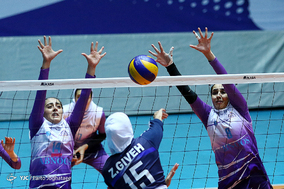 دیدار دو تیم پیکان تهران و آبنوس تهران از هفته هشتم لیگ برتر والیبال بانوان