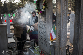 عطرافشانی و گلباران مزار شهدای ادیان توحیدی در شهرستان اسلامشهر