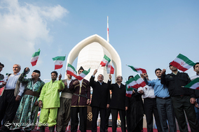 آیین برافراشتن بزرگترین پرچم جمهوری اسلامی ایران