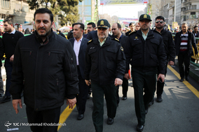 حضور سردار حسین رحیمی فرماندهی انتظامی تهران بزرگ در راهپیمایی 22 بهمن 96