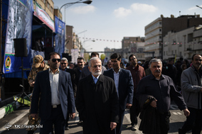 حضور کمال خرازی عضو شورای راهبردی روابط خارجی وزارت امور خارجه در راهپیمایی 22 بهمن 96
