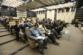 نشست بررسی دستاوردهای قرآنی انقلاب اسلامی