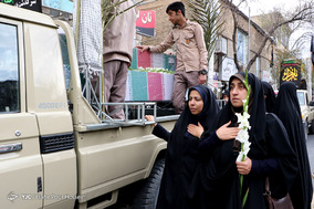 تشییع پیکر پاک ۲۴ شهید گمنام در شیراز