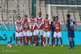 دیدار تیم های فوتبال پرسپولیس و استقلال خوزستان