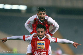 دیدار تیم های فوتبال پرسپولیس و استقلال خوزستان