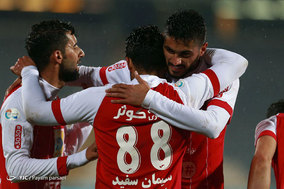 دیدار تیم های فوتبال پرسپولیس و استقلال خوزستان