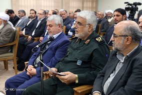 دیدار دست‌اندرکاران کنگره ۱۴ هزار شهید جامعه کارگری کشور با رهبر انقلاب