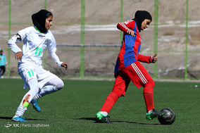 دیدار بین دو تیم فوتبال بانوان پارس جنوبی جم و ذوب آهن اصفهان