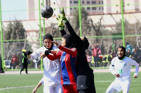 دیدار بین دو تیم فوتبال بانوان پارس جنوبی جم و ذوب آهن اصفهان