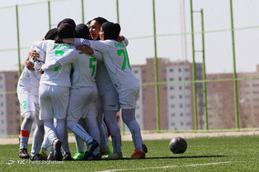 دیدار بین دو تیم فوتبال بانوان پارس جنوبی جم و ذوب آهن اصفهان