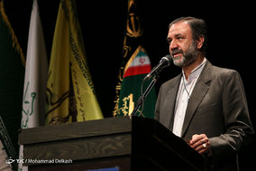 آیین رونمایی از مصحف شریف به نیابت از شهدای مدافع حرم