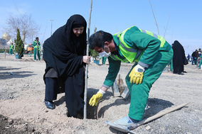 مراسم هفته درختکاری با حضور خانواده های معظم شهدا و ایثارگران