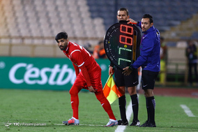 بازی تیم‌های فوتبال پرسپولیس و الوصل امارات
