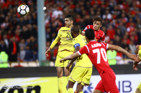بازی تیم‌های فوتبال پرسپولیس و الوصل امارات